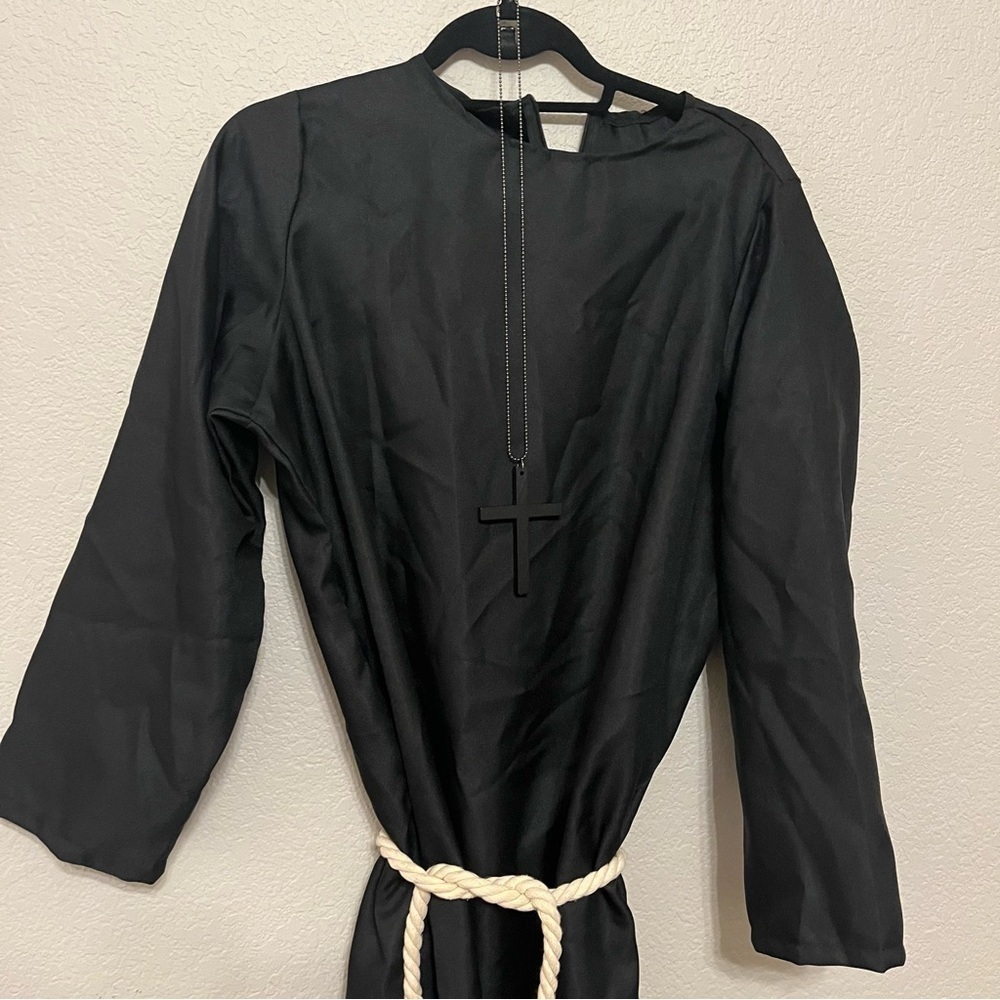 Friar Medieval Hooded Monk Priest Robe Tunic Black Clergy Robe with Cross Medium - Picture 13 of 13